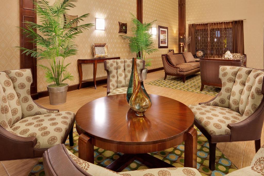 Holiday Inn Express and Suites Limerick-Pottstown an IHG Hotel image 7